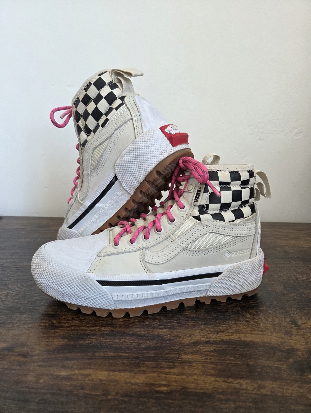 Vans Sk8-Hi GORE-TEX MTE-3 Sneakers Checkerboard Women's 5 Pink Laces Skater